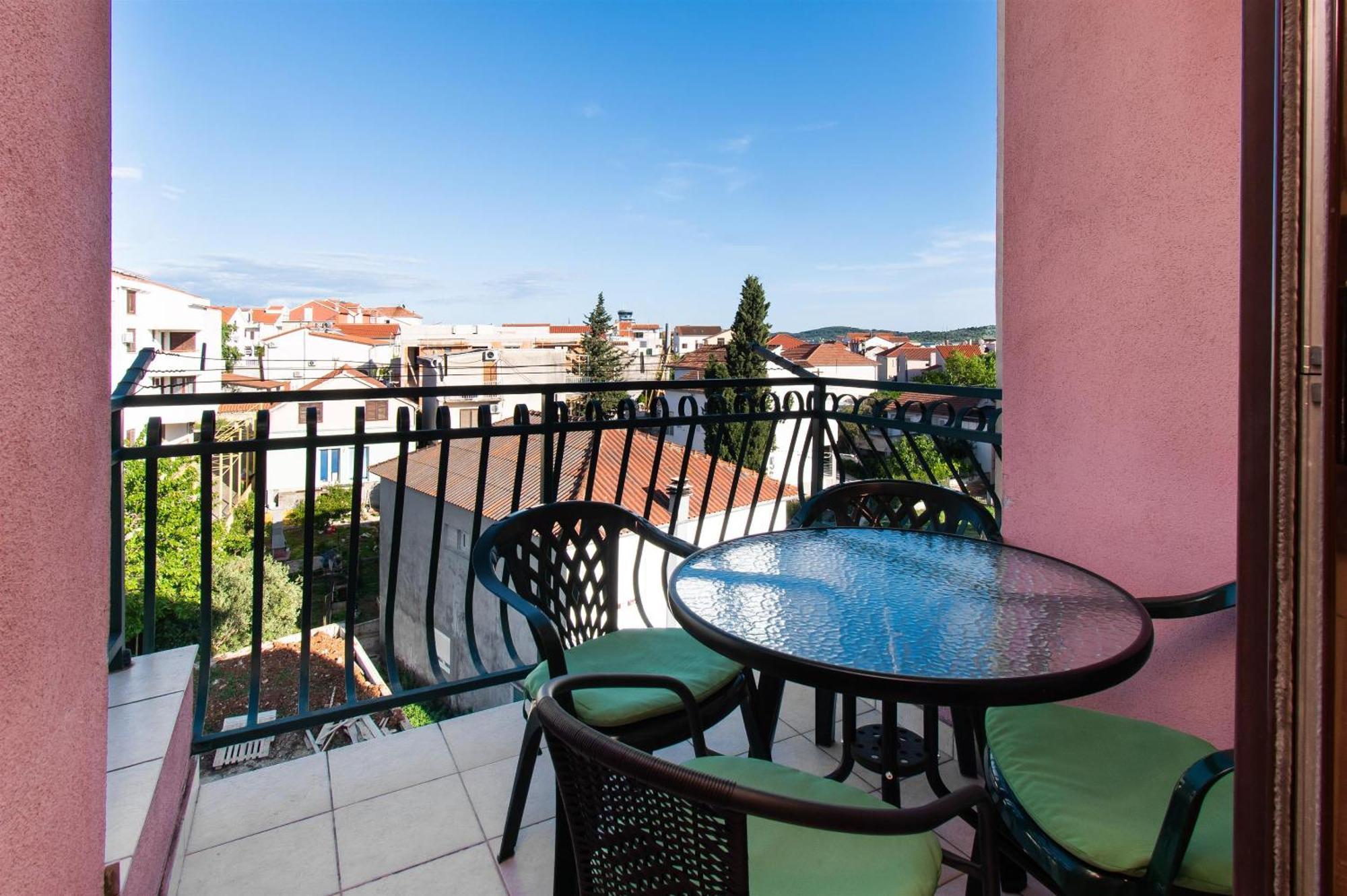 Apartments Green Garden Vodice Exterior foto
